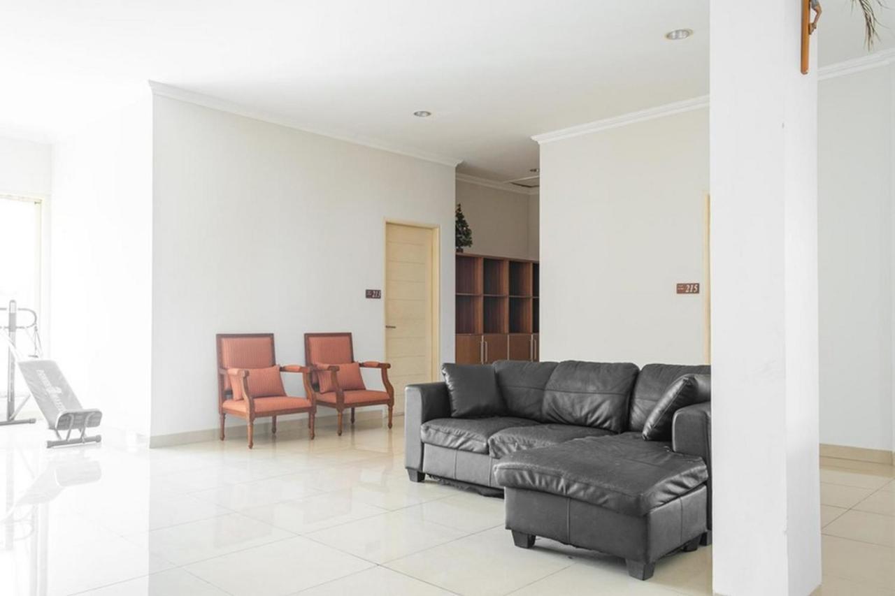 เรดดอร์ซ เนียร์ ซิโลอัม การาวาจิ 3 Hotel ทังเกอรัง ภายนอก รูปภาพ