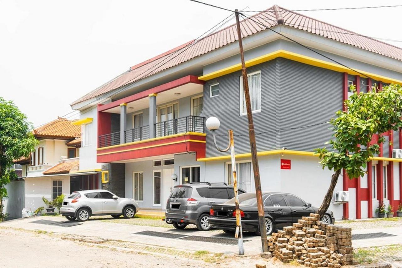 เรดดอร์ซ เนียร์ ซิโลอัม การาวาจิ 3 Hotel ทังเกอรัง ภายนอก รูปภาพ