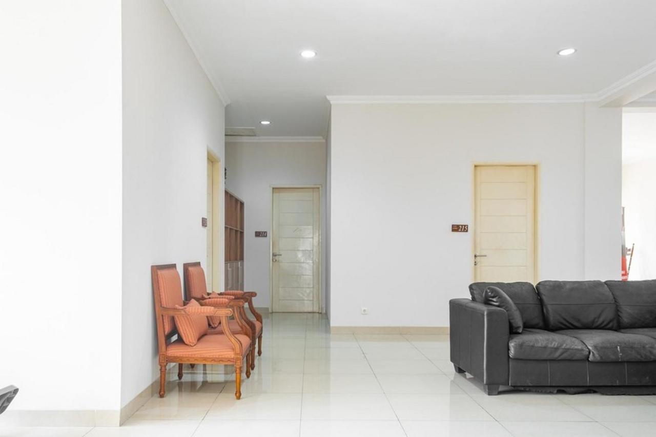 เรดดอร์ซ เนียร์ ซิโลอัม การาวาจิ 3 Hotel ทังเกอรัง ภายนอก รูปภาพ