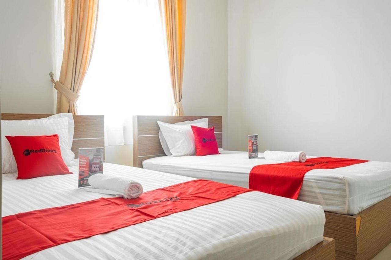 เรดดอร์ซ เนียร์ ซิโลอัม การาวาจิ 3 Hotel ทังเกอรัง ภายนอก รูปภาพ