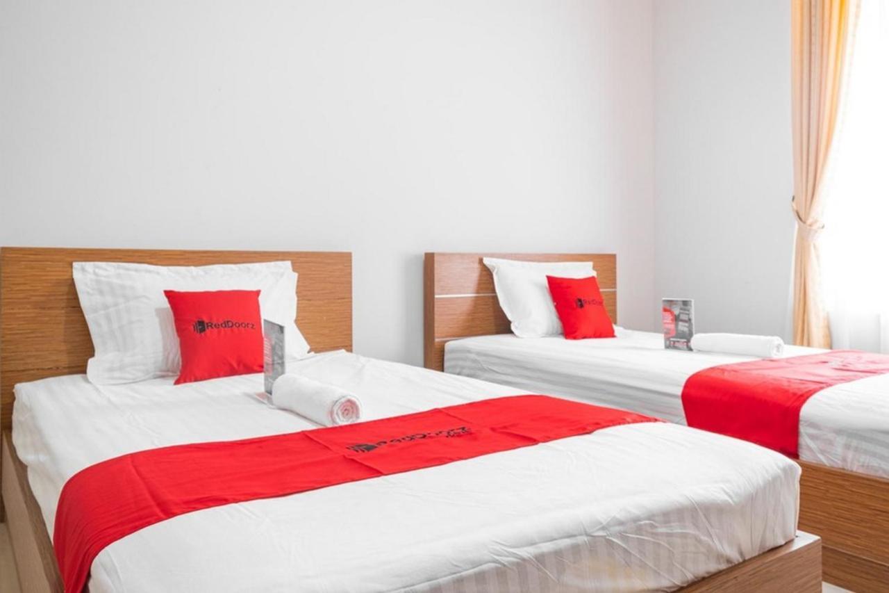 เรดดอร์ซ เนียร์ ซิโลอัม การาวาจิ 3 Hotel ทังเกอรัง ภายนอก รูปภาพ